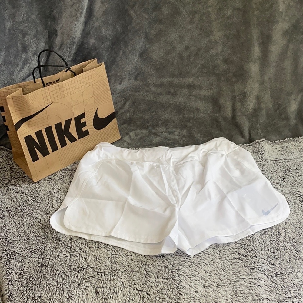 Nike Standard Fit Dry Short